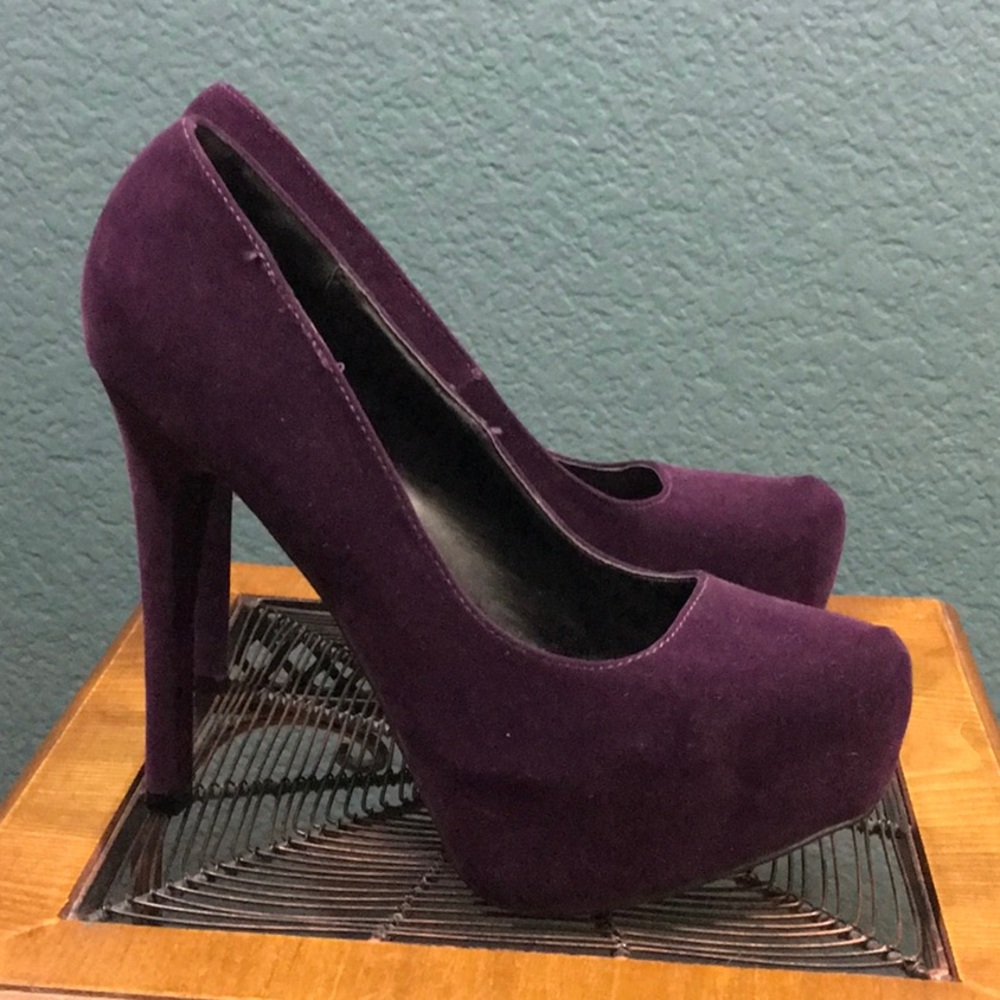 Qupid Heels Almond Toe Platform Classic Pumps